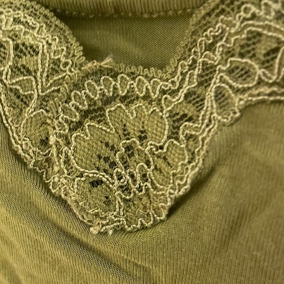 Ann Taylor Loft Tank with Lace and Embroidered Detailing - Picture 3 of 3